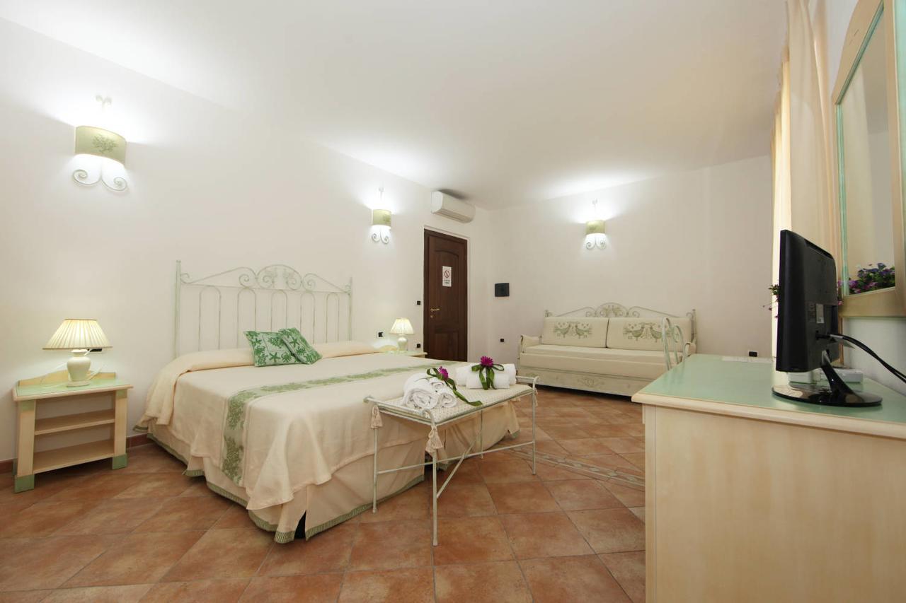 Guest House Villabianca La Maddalena  Exterior foto