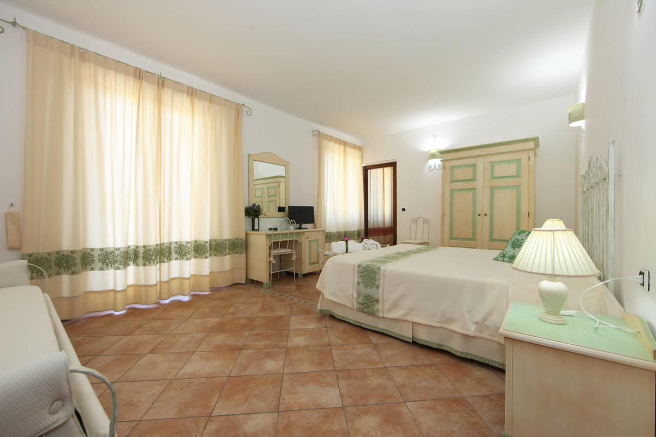 Guest House Villabianca La Maddalena  Exterior foto