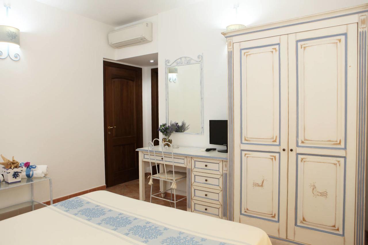 Guest House Villabianca La Maddalena  Exterior foto