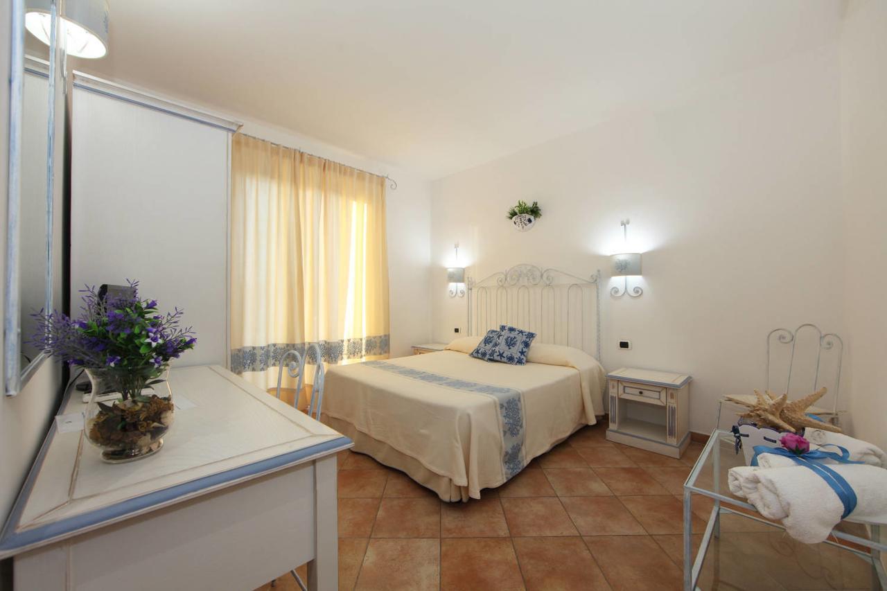 Guest House Villabianca La Maddalena  Exterior foto
