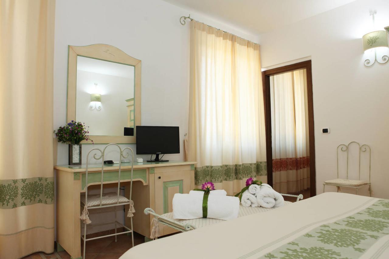 Guest House Villabianca La Maddalena  Exterior foto