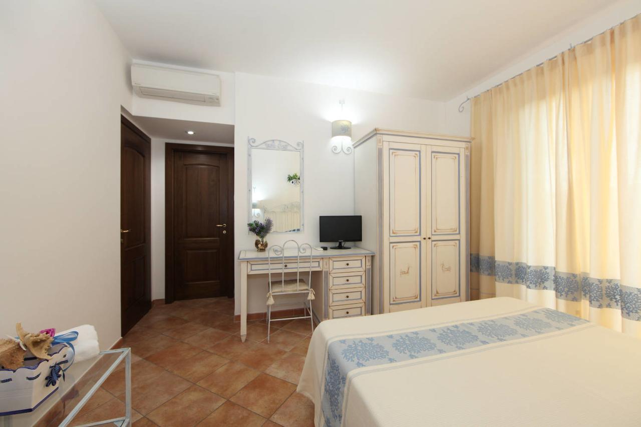 Guest House Villabianca La Maddalena  Exterior foto